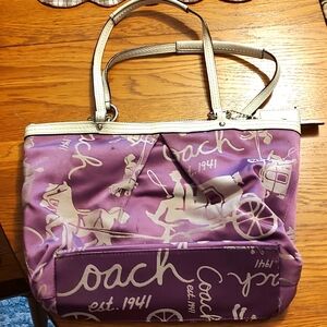 Coach medium size Authentic Purse.
